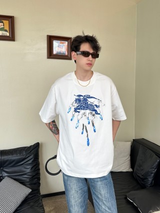 Burberry White Blue Graphic Equestrian T-Shirt view 2