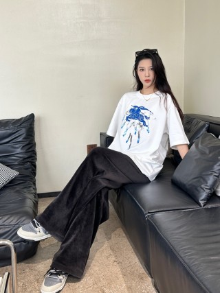 Burberry White Blue Graphic Equestrian T-Shirt view 6