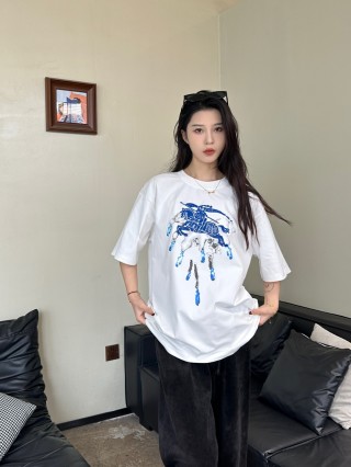 Burberry White Blue Graphic Equestrian T-Shirt view 8