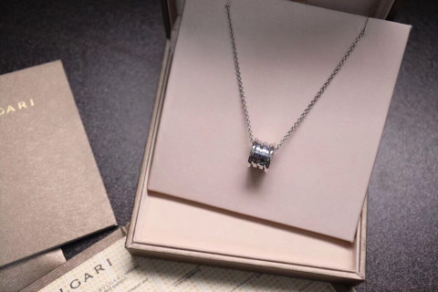 Bvlgari Spring Pendant Necklace White Gold view 2