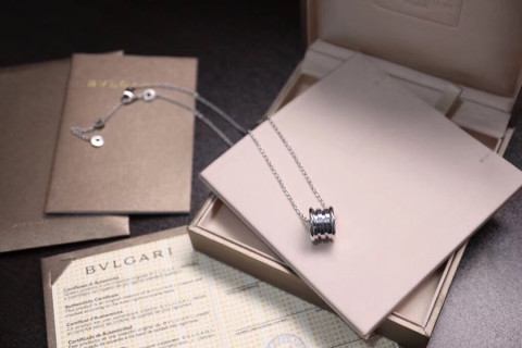 Bvlgari Spring Pendant Necklace White Gold view 4