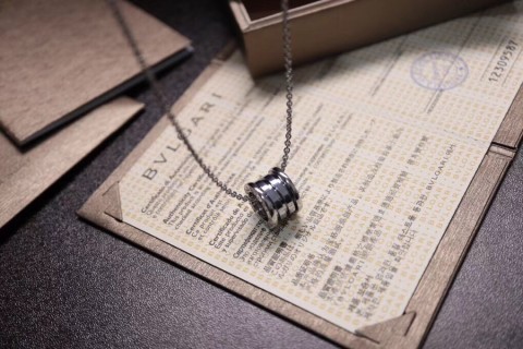 Bvlgari Spring Pendant Necklace White Gold view 6
