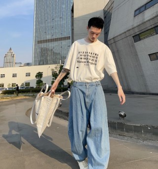 Maison Margiela Calendar Print White T-Shirt view 6