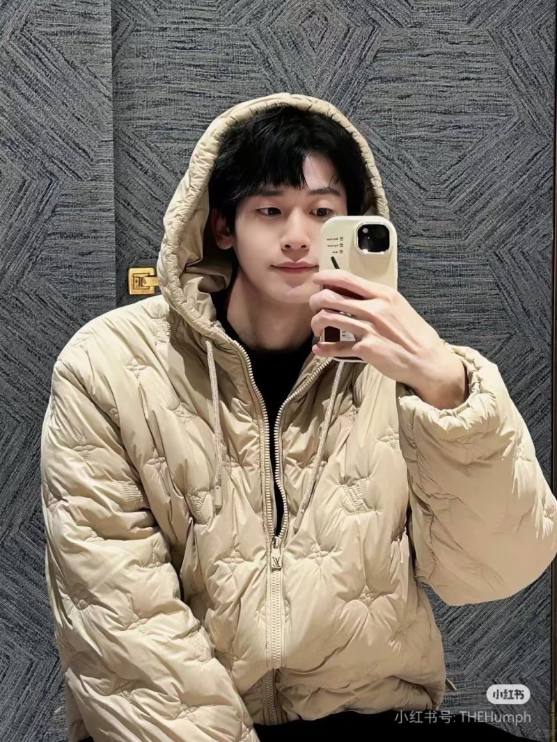 Louis Vuitton Quilted Puffer Jacket Beige view