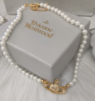 Vivienne Westwood Saturn Pearl Necklace Gold view 6