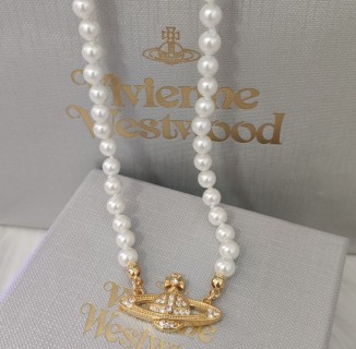 Vivienne Westwood Saturn Pearl Necklace Gold view 7