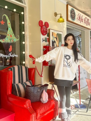 Burberry Sunflower Logo White Hoodie view 3