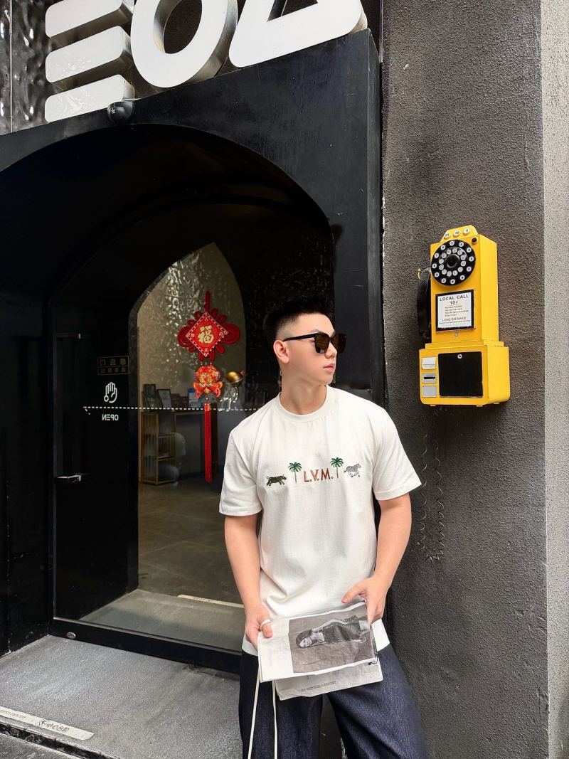 Louis Vuitton L.V.M. Animal Embroidery Short Sleeve T-Shirt White view