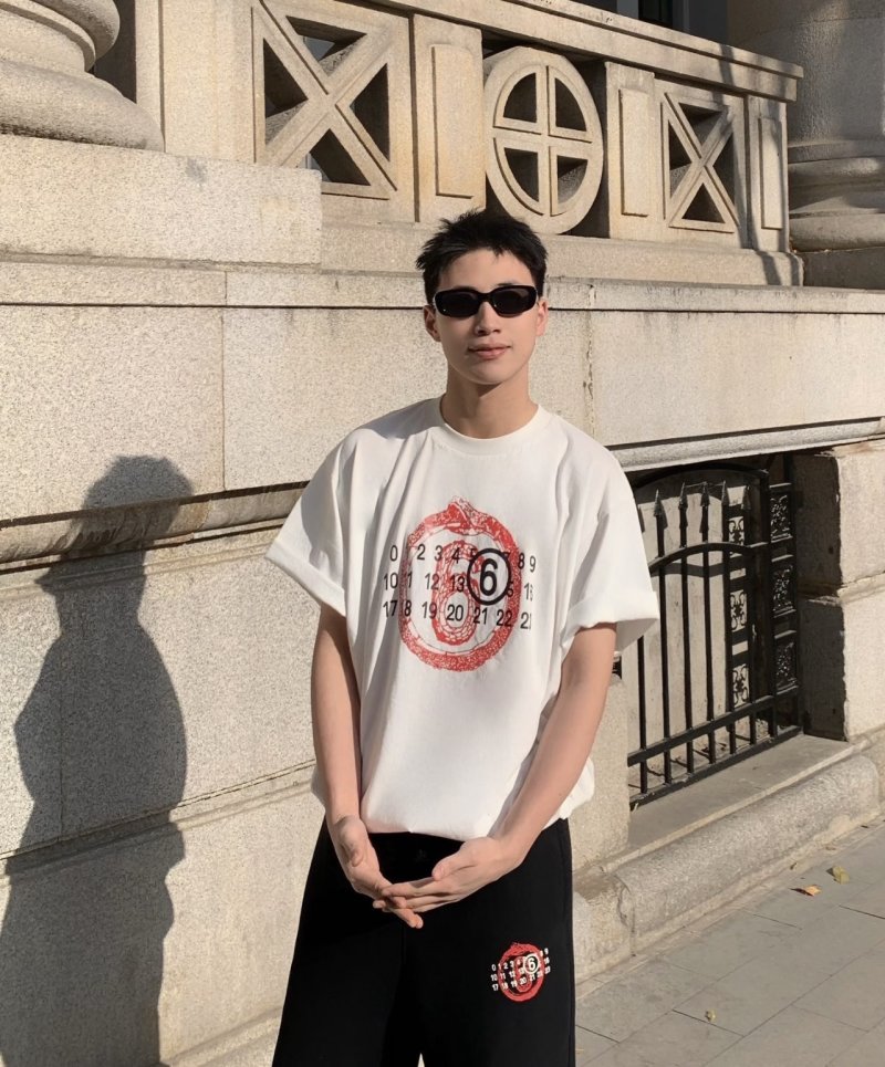 White Red Graphic Logo Short Sleeve T-Shirt view
