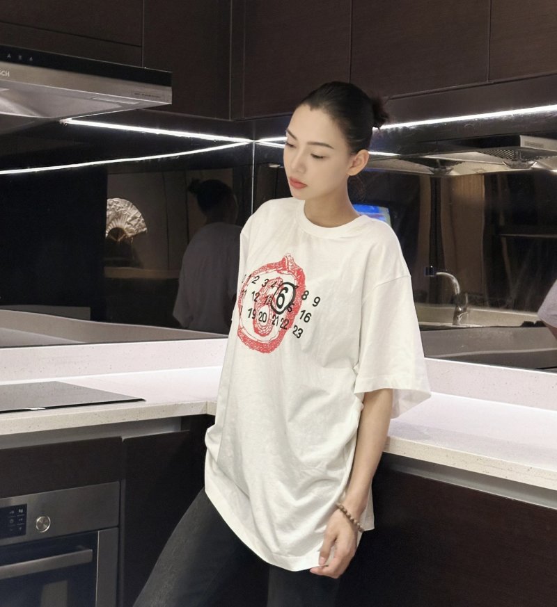 White Red Graphic Logo Short Sleeve T-Shirt view