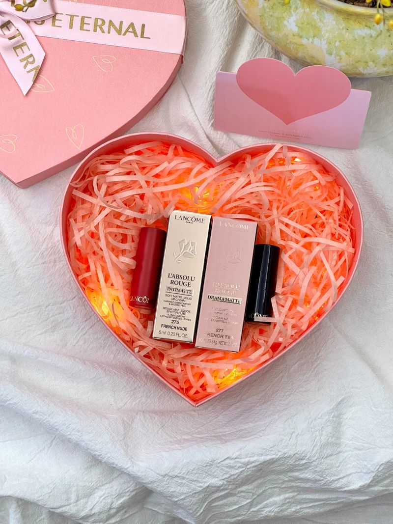 Lancôme 4-Piece Lip Gift Set – Pink Heart Box view
