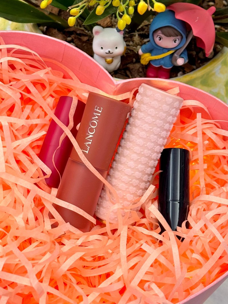 Lancôme 4-Piece Lip Gift Set – Pink Heart Box view
