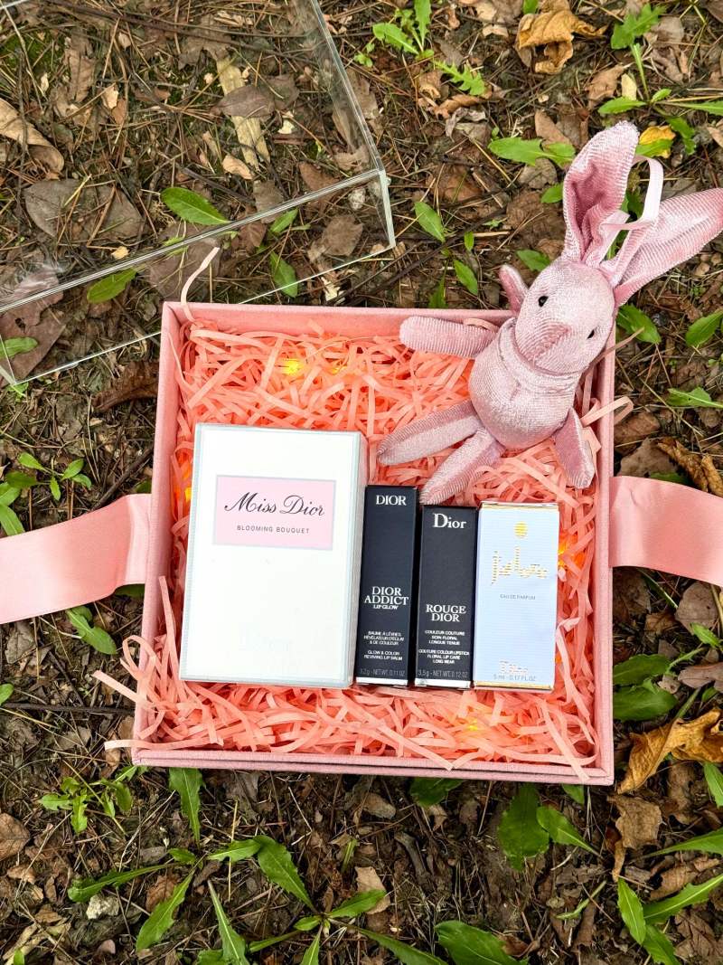 Dior Sweetheart & True Self Fragrance Luxury Gift Set view