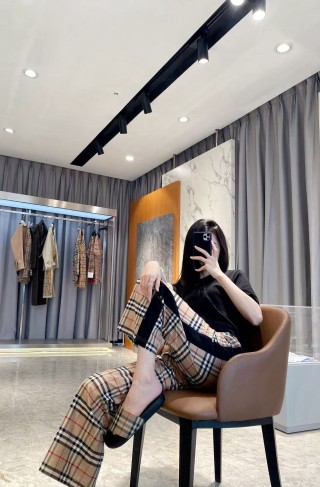 Burberry Check Plaid Wide-Leg Trousers Beige view 6