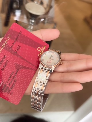 Omega DeVille 27mm Women's Quartz Watch Rose Gold view 9