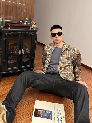 Burberry Vintage Check Harrington Jacket Beige view 5