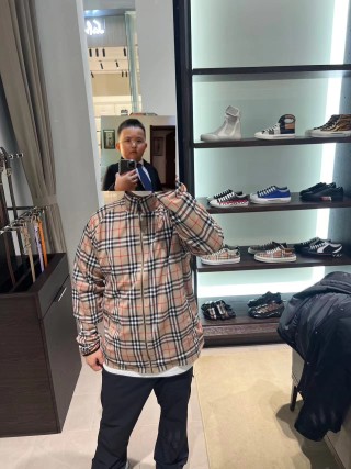 Burberry Vintage Check Harrington Jacket Beige view 9
