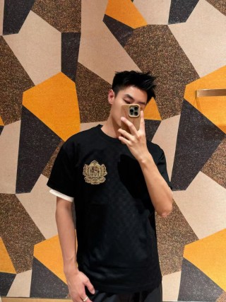 Black Crest Emblem Short Sleeve T-Shirt view 7