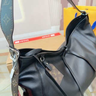 Louis Vuitton Dark Cargo Carryall Chain Shopping Bag Black view 4