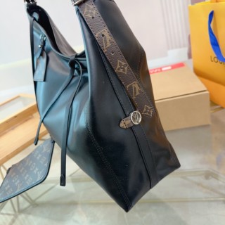 Louis Vuitton Dark Cargo Carryall Chain Shopping Bag Black view 6