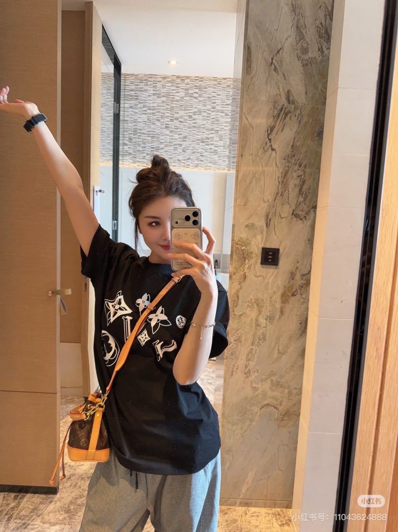 Louis Vuitton Black Monogram Print T-Shirt view