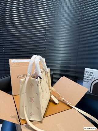 Louis Vuitton Onthego Monogram Tote Cream view 6