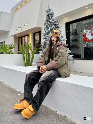 The North Face Brown & Olive Colorblock Down Puffer Jacket view 4