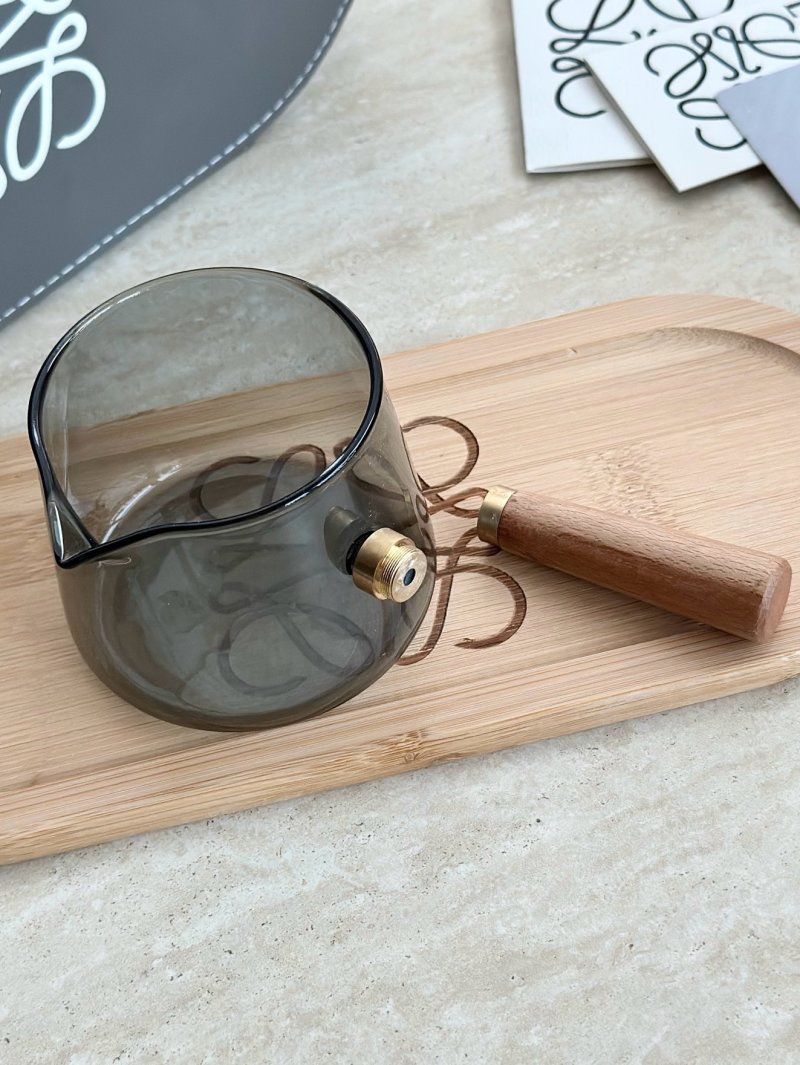 Borosilicate Glass Tea Pitcher with Wood Handle