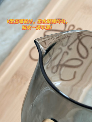 Borosilicate Glass Tea Pitcher with Wood Handle view 3