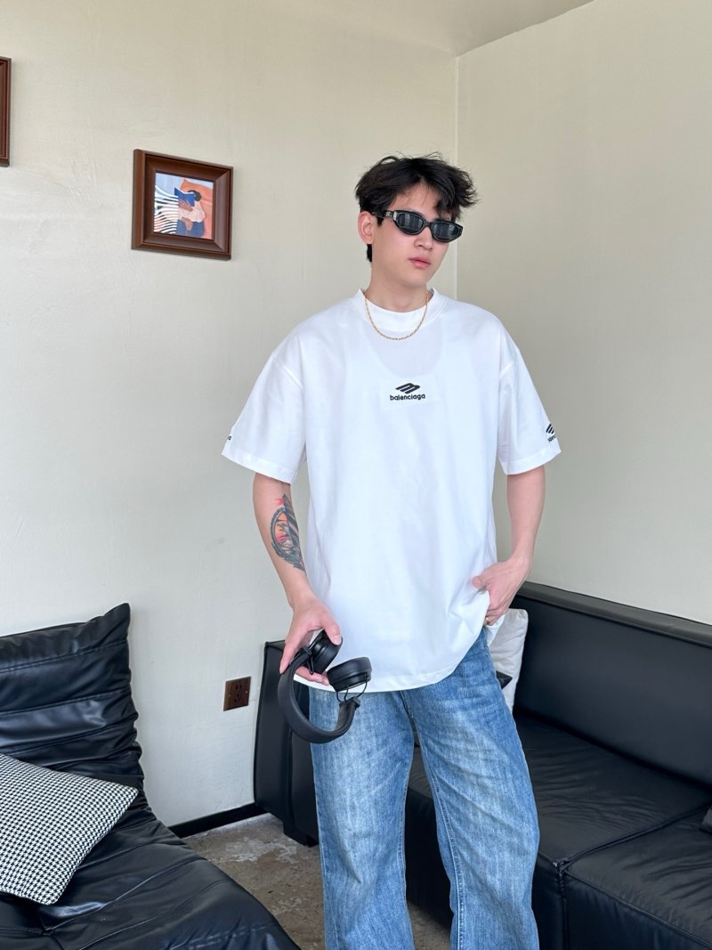 Balenciaga White Logo Short-Sleeve T-Shirt view
