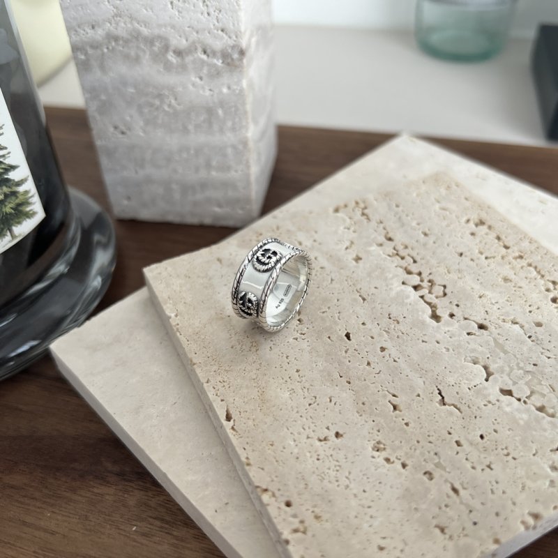 Gucci Double G Twisted Interlocking Silver Ring view