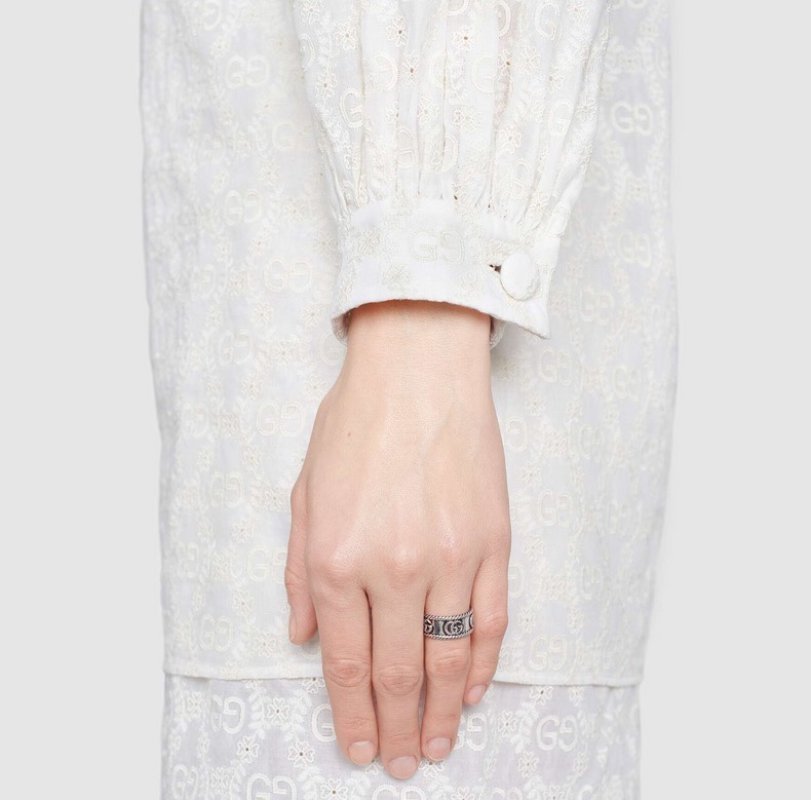 Gucci Double G Twisted Interlocking Silver Ring view