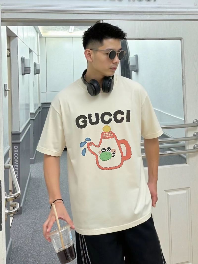 Gucci Cream Graphic Print T-Shirt with Colorful Character Design