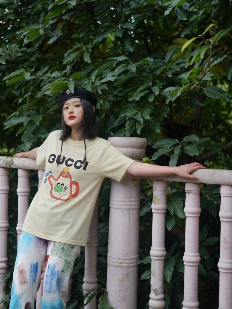 Gucci Cream Graphic Print T-Shirt with Colorful Character Design view