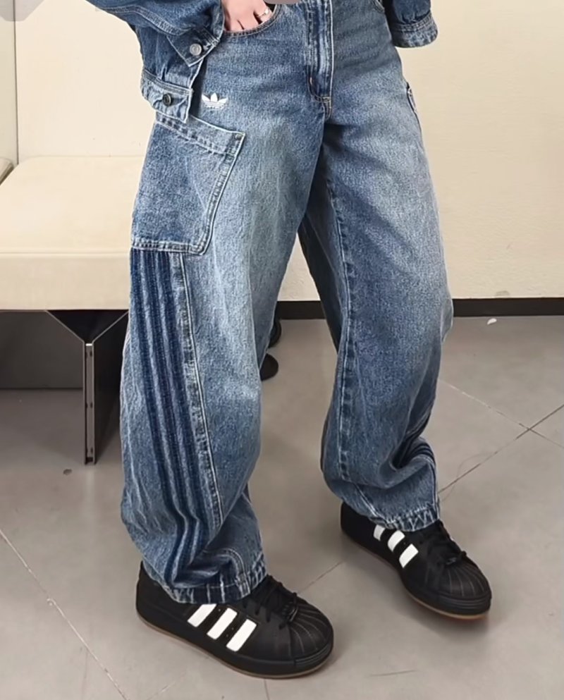 Vintage Wash Cargo Jeans Medium Blue