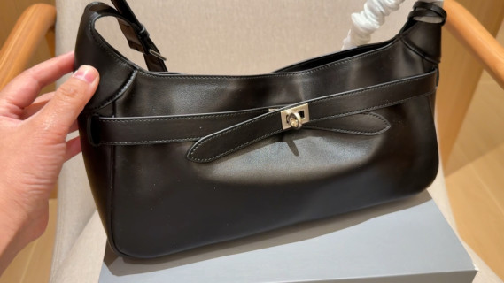 Hermès Evelyne Black Leather Shoulder Bag