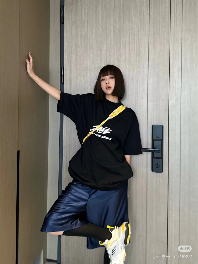 Black Graphic Print Short Sleeve T-Shirt with Yellow Accent