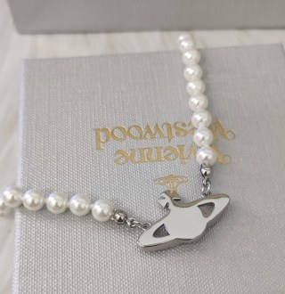 Vivienne Westwood Saturn Pearl Necklace Silver view 2