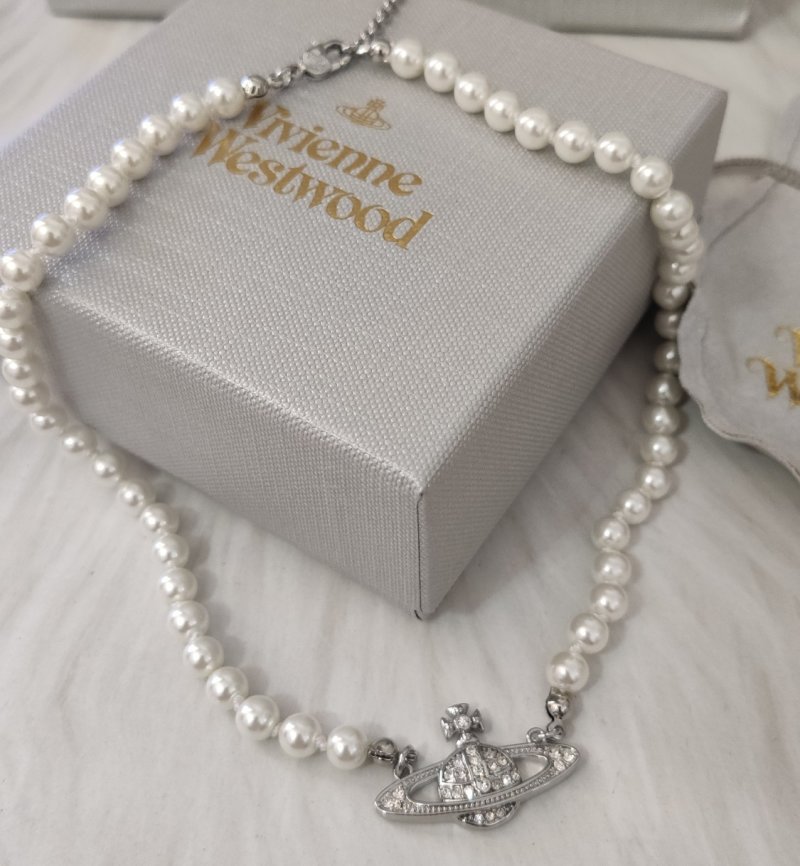 Vivienne Westwood Saturn Pearl Necklace Silver view