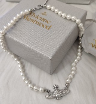 Vivienne Westwood Saturn Pearl Necklace Silver view 3