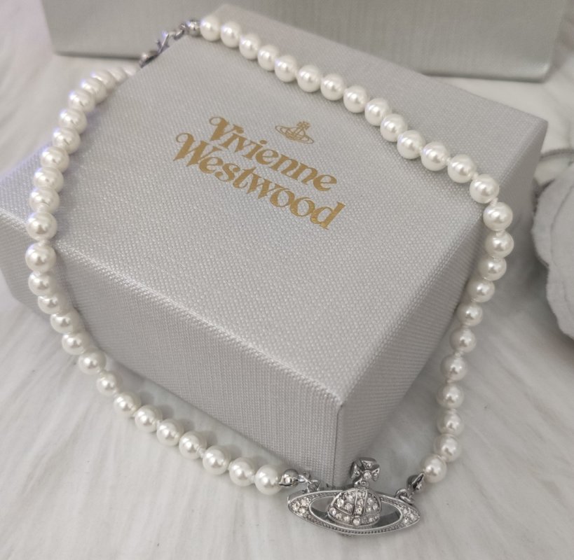 Vivienne Westwood Saturn Pearl Necklace Silver view