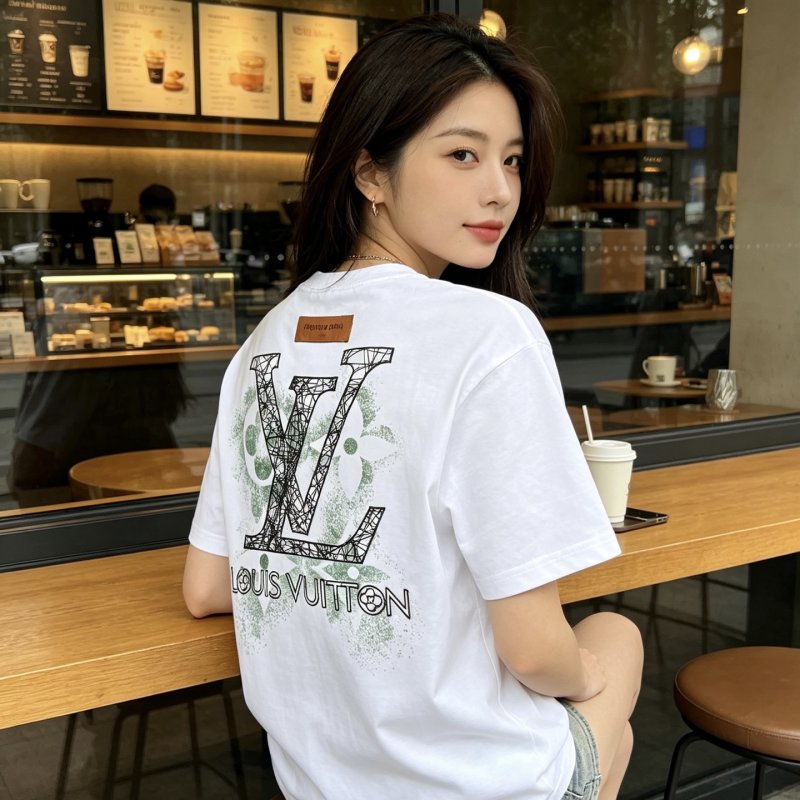 Louis Vuitton LV Logo White Short Sleeve T-Shirt view