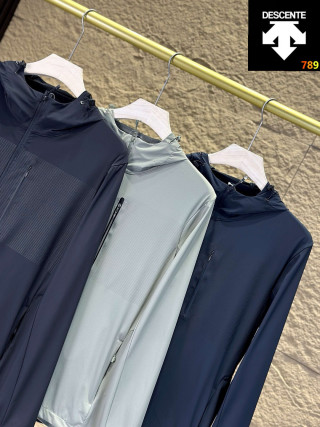 Descente Black Hooded Ice Silk Speed-Dry Outdoor Jacket view 11
