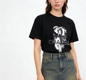 Chanel Distressed CC Logo Black T-Shirt view 7