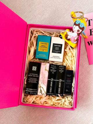 Luxury Beauty & Fragrance Gift Set - Makeup & Perfume Collection view 2