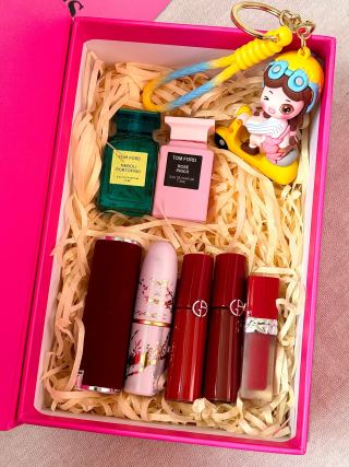 Luxury Beauty & Fragrance Gift Set - Makeup & Perfume Collection view 3