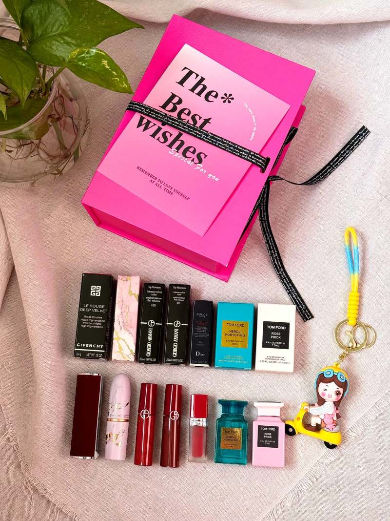 Luxury Beauty & Fragrance Gift Set - Makeup & Perfume Collection view