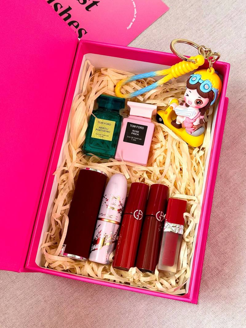 Luxury Beauty & Fragrance Gift Set - Makeup & Perfume Collection view