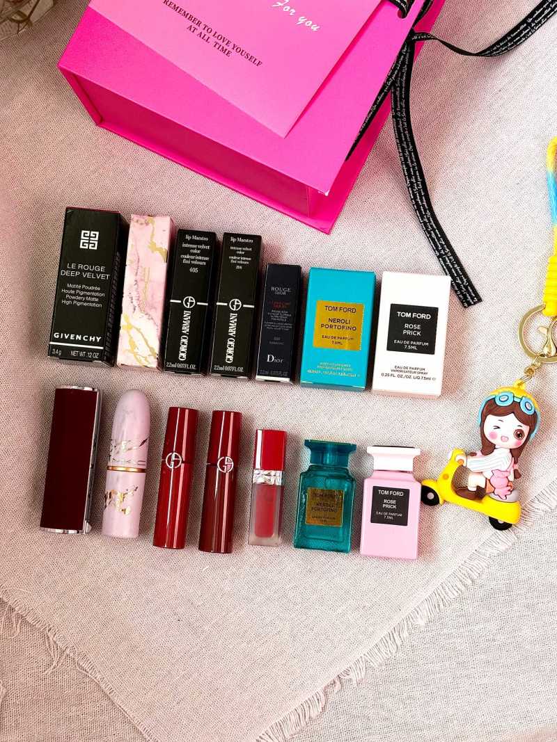 Luxury Beauty & Fragrance Gift Set - Makeup & Perfume Collection view