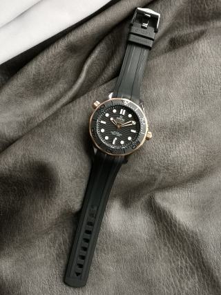 Omega Seamaster 210.62.44.20.01.001 Black Dial Watch view 5